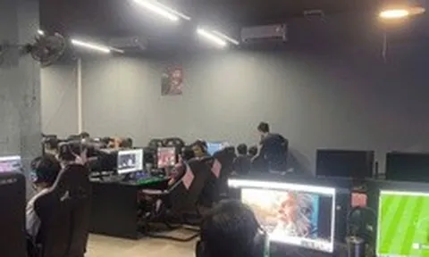 Cảnh sát ra quân kiểm tra các quán kinh doanh dịch vụ internet