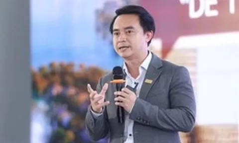 Chuyên gia chỉ thẳng: Thị trường bất động sản không thiếu tiền, vấn đề là tiền đang chảy về đâu?
