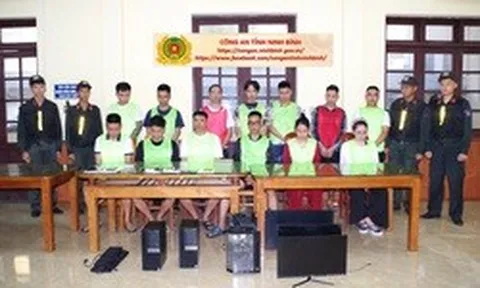 Nhận hơn 250 tỷ đồng từ 500 người dân trên cả nước, Nguyễn Văn Cương SN 1998 và 11 đối tượng bị bắt giữ