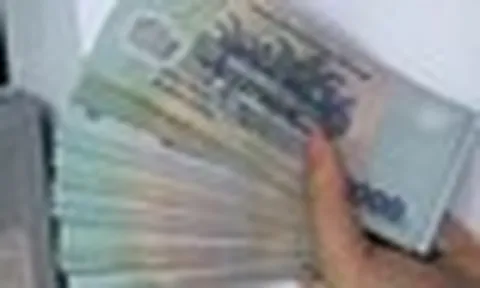 Phát hiện cọc tiền 500.000 đồng nằm chơ vơ tại Bệnh viện K, đội ngũ an ninh lập tức xác minh, rà soát hệ thống camera