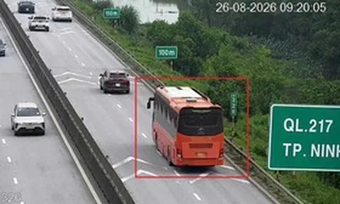 Chính phủ yêu cầu rà soát quy định giữ khoảng cách an toàn trên cao tốc