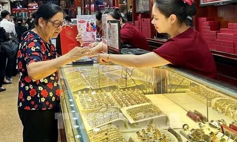Giá vàng hôm nay (2/10): Vàng trong nước, thế giới diễn biến trái chiều