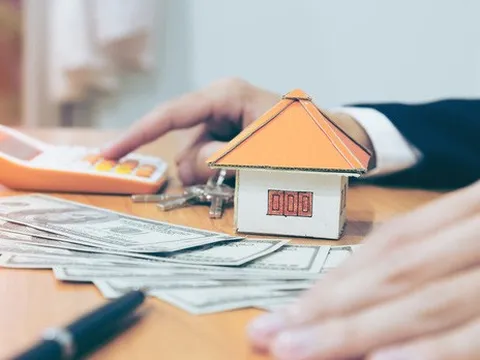 Trước biết tôi làm môi giới BĐS bạn bè cười khẩy, nay thu nhập lên tới hàng trăm triệu/tháng, họ đổi thái độ: Nghề này giúp tôi ngày một khôn ngoan!