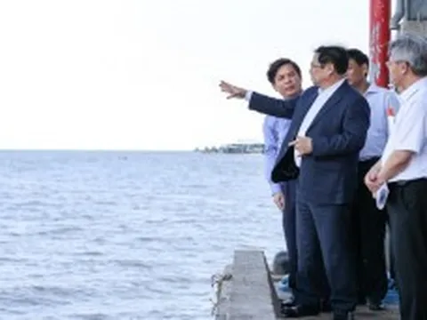 Thủ tướng khảo sát khu quy hoạch cảng lớn nhất Đồng bằng sông Cửu Long