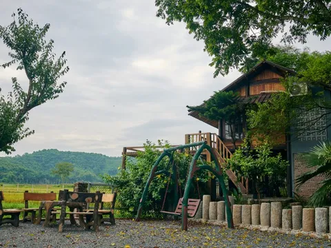 Nhà vườn 10.000 m2 dùng toàn nội thất tái chế