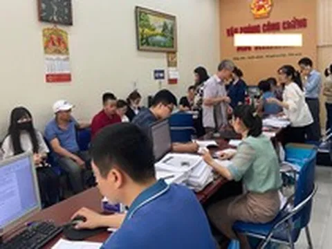 Hà Nội: Thị trường đất nền bỗng sôi động khác thường, phòng công chứng nhộn nhịp trở lại