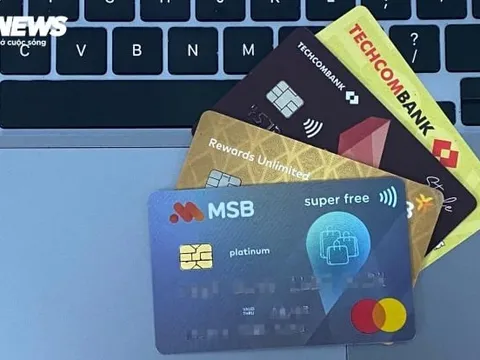 Thẻ ATM hết tiền có bị khóa?