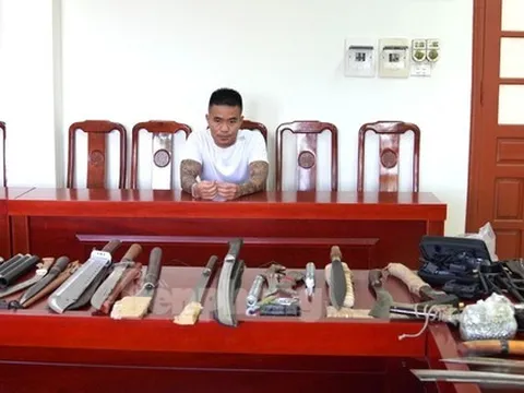 Phá băng nhóm tín dụng đen, thu ‘kho’ đao kiếm