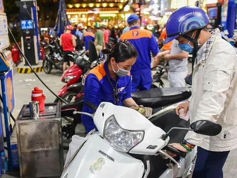 Xăng dầu đồng loạt giảm giá