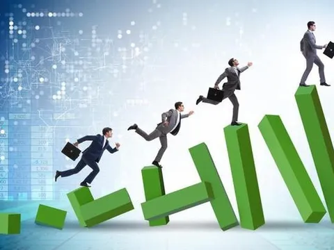 Top 10 cổ phiếu tăng/giảm mạnh nhất tuần: Xu hướng giảm áp đảo, một mã BĐS ngược dòng "toả sáng"