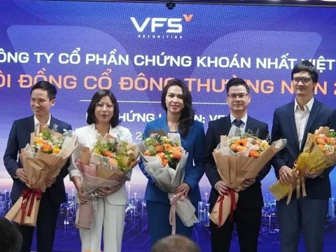 Chứng khoán Nhất Việt có nữ Chủ tịch HĐQT, dự kiến chào bán 120 triệu cổ phiếu