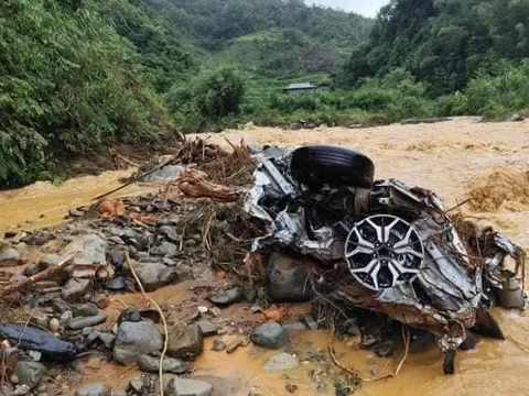 Tìm thấy 52 thi thể trong một huyện, nỗ lực tìm 5 người cuối cùng trên xe bị cuốn trôi