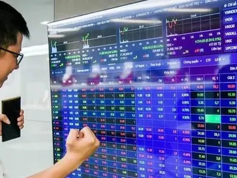 Chứng khoán lập đỉnh mới