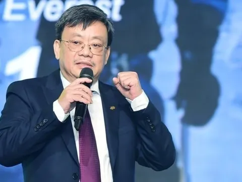SK tìm đối tác mua lại cổ phần Masan, cổ phiếu của tỷ phú Nguyễn Đăng Quang bất ngờ "bốc đầu"