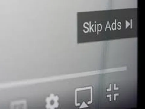 Tin vui từ tháng 2: Quảng cáo video trên mạng được tắt sau 5 giây; Cấm sử dụng trang phục bác sĩ, dược sĩ khi quảng cáo mỹ phẩm