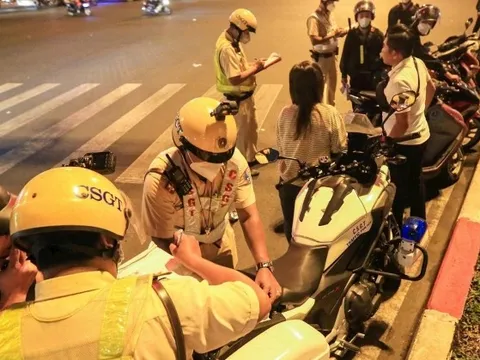 Từ tin giả "phạt 5 triệu đồng" người dân quay clip CSGT làm nhiệm vụ: Khi nào được ghi âm, ghi hình?