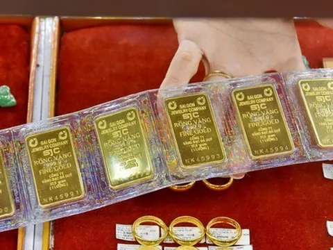 Chiều 4/2: Giá vàng thế giới tăng mạnh nhất 17 năm, vàng trong nước lên hơn 180 triệu đồng/lượng