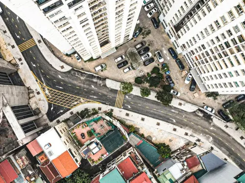 Toàn cảnh tuyến đường hơn 83 tỷ vừa thông xe kỹ thuật, lách giữa 2 tòa chung cư