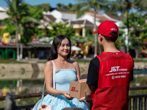 Valentine trong kỷ nguyên số: xa mặt nhưng không cách lòng chỉ với một 'chạm'