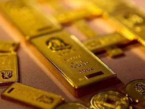 Quỹ vàng lớn nhất thế giới gom hàng tấn vàng trong một ngày