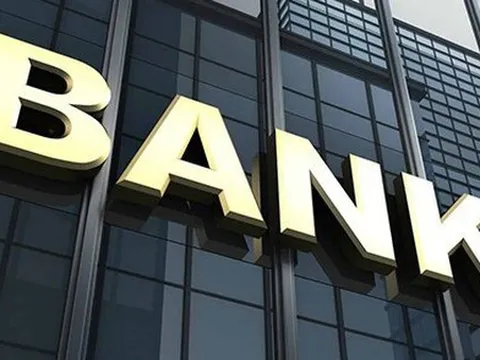 Phiên 10/2: Cổ phiếu ngân hàng lớn nhất Việt Nam bất ngờ giảm sàn, MBB được khối ngoại gom mạnh