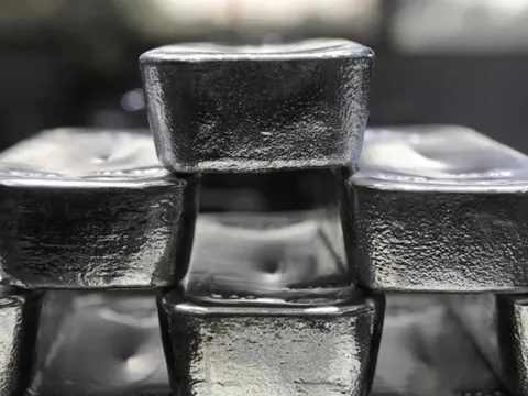 “Gã khổng lồ” BlackRock tiếp chuỗi xả Bạc, tổng khối lượng lên tới 700 tấn