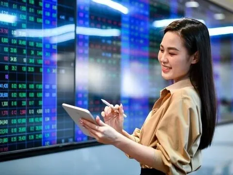 Chuyên gia: Dòng tiền chực chờ đổ vào chứng khoán, xác suất thua lỗ sau Tết rất thấp