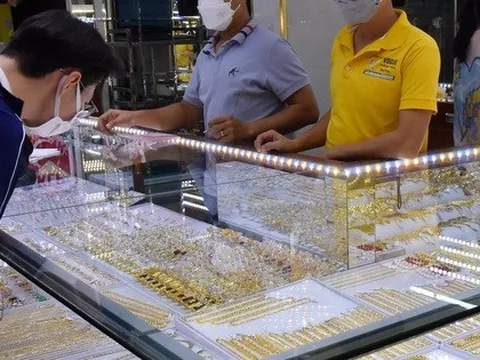 Giá vàng hôm nay 21-2: Vàng thế giới tăng mạnh