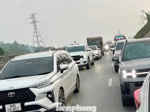 Cao tốc Bắc Nam qua hầm Thần Vũ ùn tắc liên tục