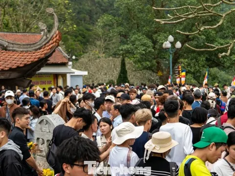 Cảnh tượng chưa từng thấy ở Yên Tử