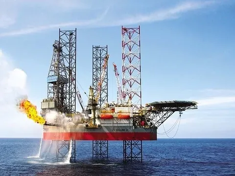 GAS, Petrolimex, BSR... tăng kịch trần ngay phiên đầu năm mới: Cú kích hoạt từ dòng tiền 26 tỷ USD, chuyện gì xảy ra tiếp theo?