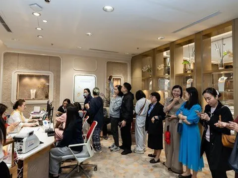 Giá bạc hôm nay 24-2: Một thương hiệu bạc quá tải ngay trong ngày mở bán đầu tiên