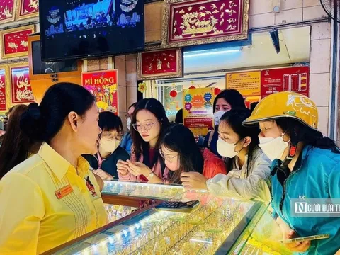 Thủ tướng chỉ đạo theo dõi sát thị trường vàng, khẩn trương thành lập sàn giao dịch