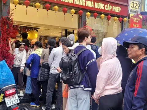 Thị trường vàng, bạc tiếp tục nóng