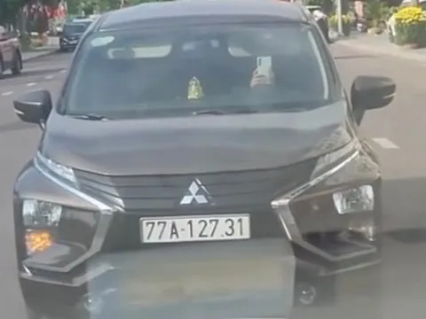 Clip ô tô ngang nhiên dừng án ngữ làn ngược chiều giữa phố biển Quy Nhơn gây bức xúc