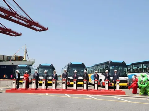 "Sếu đầu đàn" tăng tốc, dẫn nhịp tăng trưởng