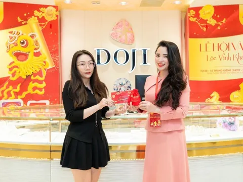 DOJI hút khách mua vàng bạc ngày Thần Tài