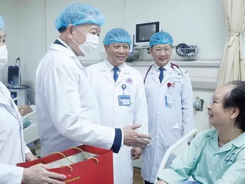 Tổng Bí thư Tô Lâm: Không để ai bị bệnh mà không được chăm sóc