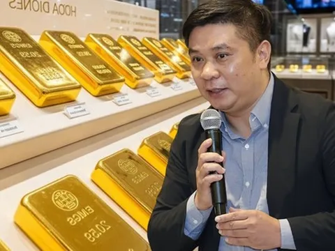 Không phải chuyện vàng đắt hay rẻ, chuyên gia lưu ý người dân nên tính lại cách “giữ vàng”