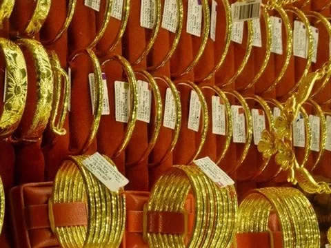 Sáng 2/3: Giá vàng tăng vọt ngay đầu phiên