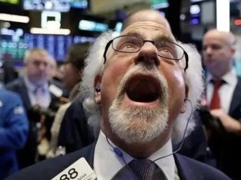 Khối ngoại thẳng tay bán ròng gần 1.800 tỷ đồng trong phiên VN-Index hồi phục, cổ phiếu nào bị "xả" mạnh nhất?