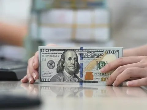 Lãi suất liên ngân hàng tăng lên 11%/năm, giá USD tự do áp sát 26.900 đồng