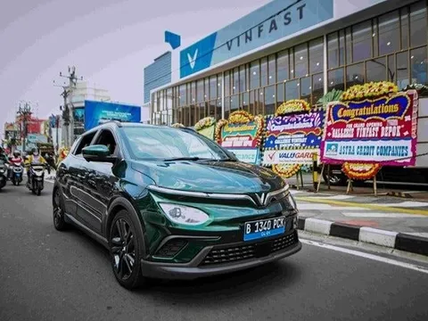 VinFast của tỷ phú Phạm Nhật Vượng vừa có thêm khách sộp: Mua 20.000 chiếc để chạy dịch vụ, có cả Limo Green