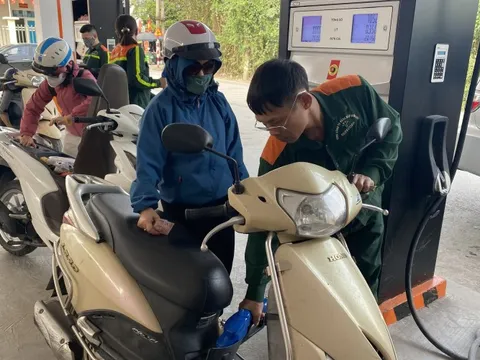 Xăng dầu có loại tăng tới 7.000 đồng/lít: Vì sao chưa chi Quỹ Bình ổn ngàn tỉ?