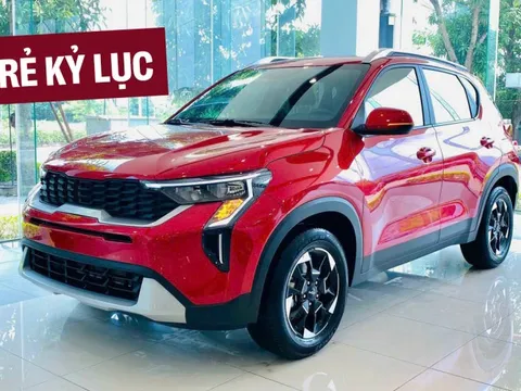 Loạt xe Kia gầm cao giảm giá niêm yết tại Việt Nam: Sonet thực tế còn 475 triệu đồng đấu Fronx, Carens từ 579 triệu cạnh tranh Xpander