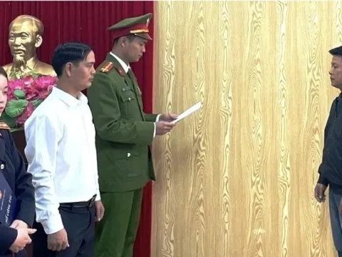 Sản xuất 12.000 chai giấm ăn giả bằng công thức ‘axit axetic công nghiệp pha nước lã’