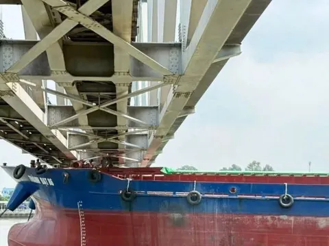 Khởi tố vụ sà lan đâm cầu Ghềnh gây gián đoạn đường sắt Bắc Nam