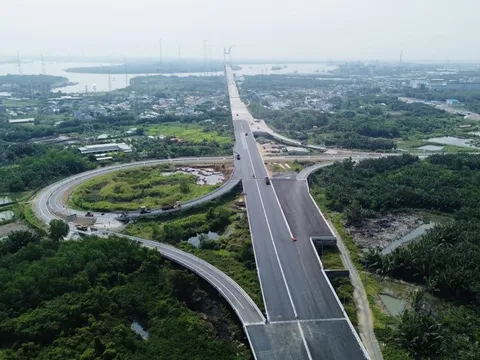 Từ bài toán giãn dân của Hà Nội sang tương lai cửa ngõ phía Tây TP. HCM