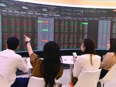 VN-Index biến động mạnh, các công ty chứng khoán hưởng lợi ra sao?