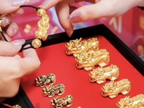 Giá vàng thấp nhất nhiều ngày, chuyên gia nói không hấp dẫn để mua trú ẩn?